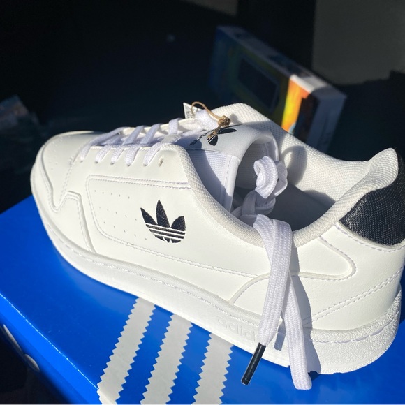 Adidas White and Black Sneakers 6 youth 7.5 women’s - Picture 3 of 4